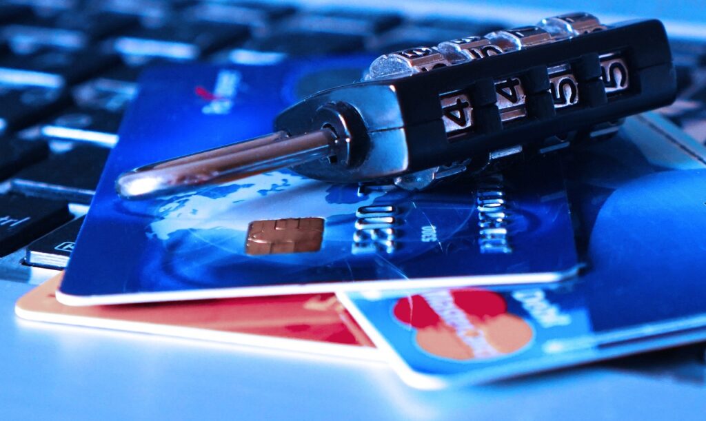 クレジットと鍵のセットの画像